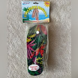 NWT Strapless sandals